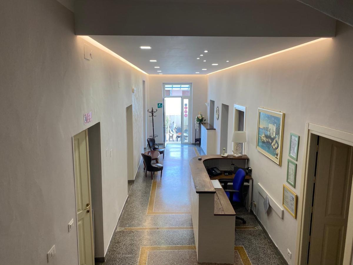 Hotel Ines Varazze Buitenkant foto